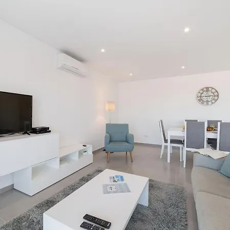 Apartment Muralha 2 - - By Sch *