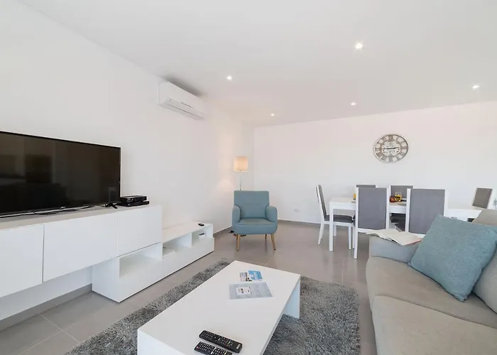 Apartamento Muralha 2 - - By Sch *